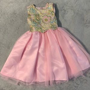 Adorable Little Girls size 5 dress